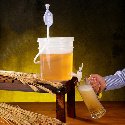 acheter Bouteille en plastique de 5L de taille personnalisée avec couvercle pour la bière, le vin, les fruits, les enzymes, les aliments fabrication en ligne