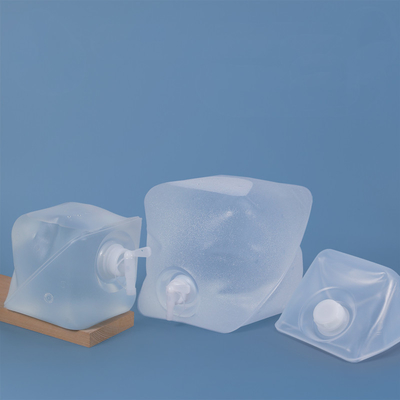 Taille personnalisée acceptée 20L en extérieur pliable Jerry peut contenant de l'eau avec robinet en plastique