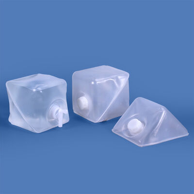 Container transparent à l' eau écologique de 4 litres en plastique pliable doux Jerry Can avec couvercle de robinet